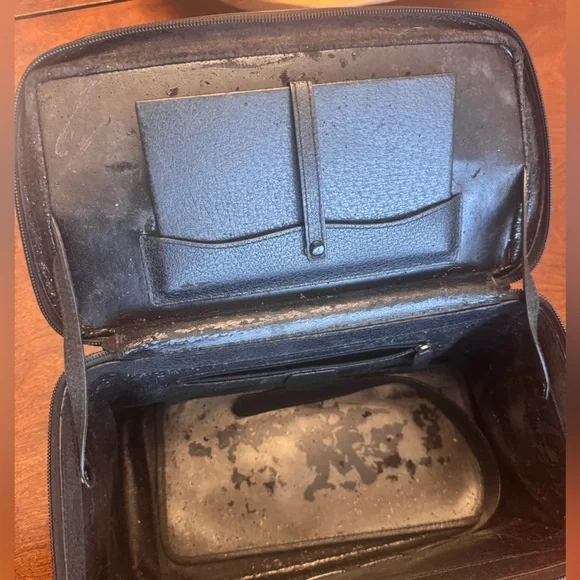 Gucci Vintage Black Leather Vanity Bag with Bamboo Handle - Picture 11 of 17